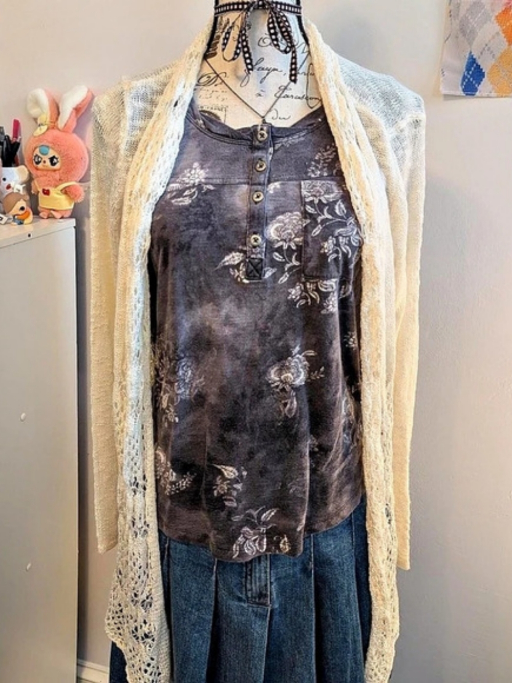 Sonoma Floral Tank Top in Gray & White Size Medium